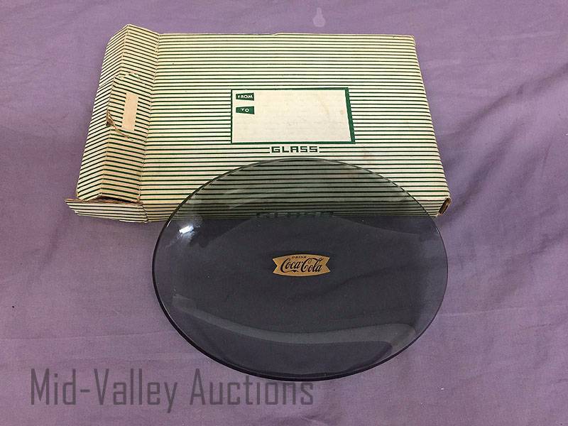 lot 67 image: Vintage Coca-Cola small glass platter
