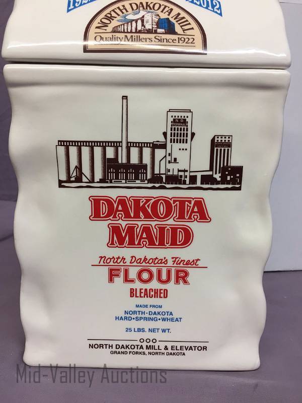 lot 84 image: Dakota Maid cookie jar
