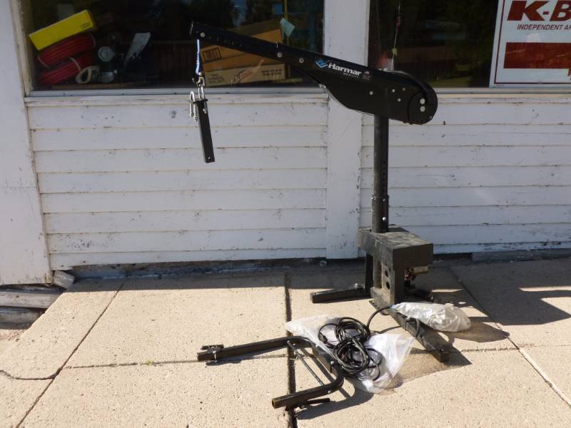 lot 8 image: Automobile Mobility Lift