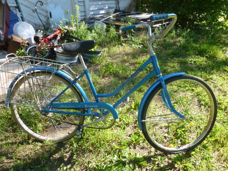 lot 13 image: Vintage Schwinn Bike