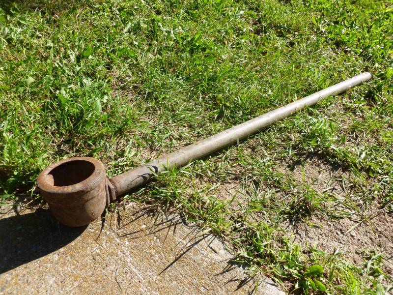 lot 19 image: Vintage Cistern Watering Cup