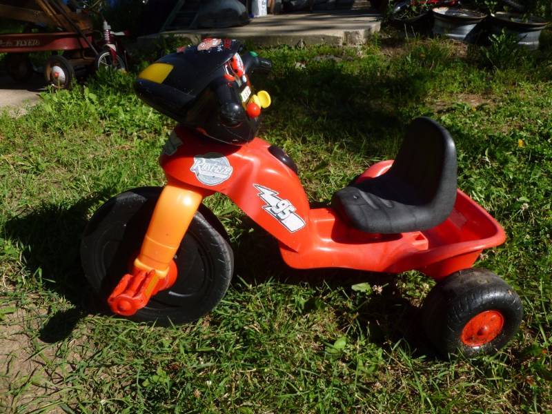 lot 24 image: Kids Trike
