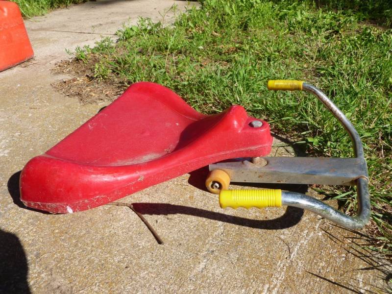 lot 25 image: Vintage Scooter