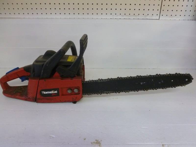 lot 30 image: Homelite Chain Saw