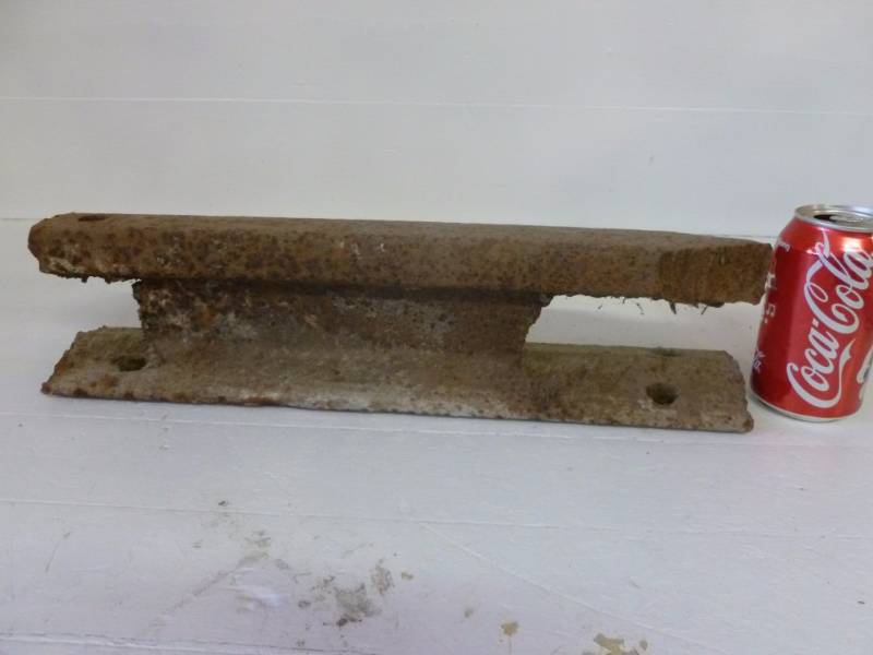 lot 37 image: Vintage Anvil