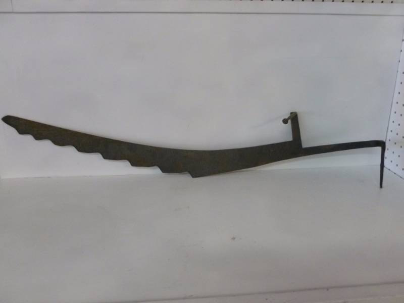 lot 39 image: Vintage Hay Knife