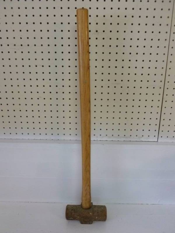 lot 41 image: Sledge Hammer