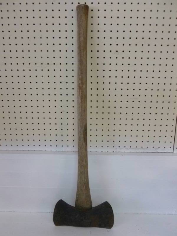 lot 42 image: Ax