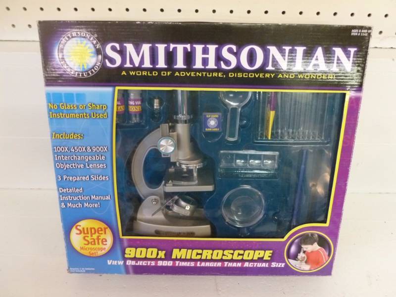 lot 50 image: Microscope Set