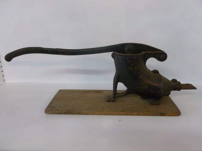 lot 55 image: Antique Sausage Stuffer