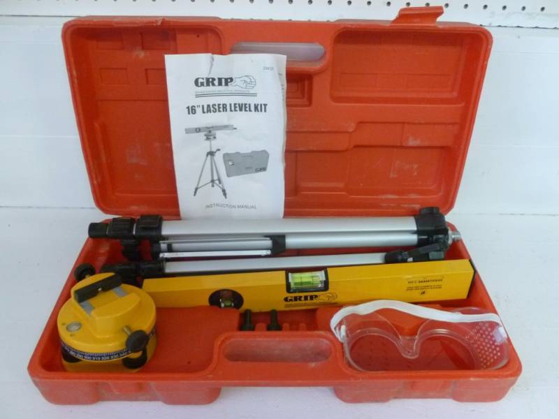 lot 74 image: Laser Level