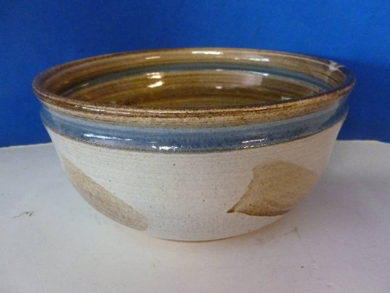 lot 89 image: Stoneware Bowl