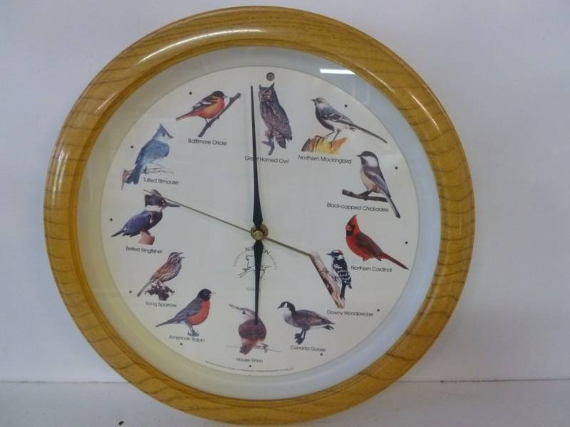 lot 140 image: Bird Clock