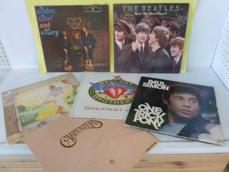 lot 165 image: Record Albums