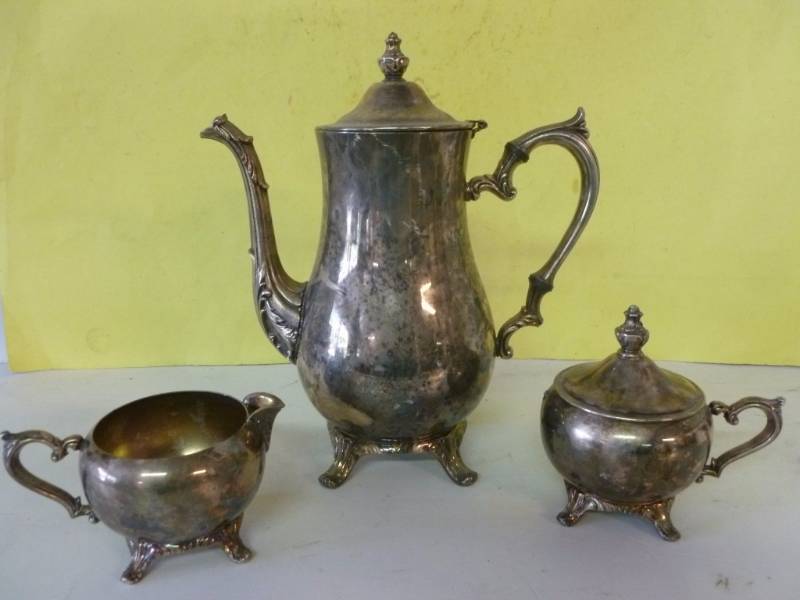 lot 181 image: Vintage Silver Plate Serving Set