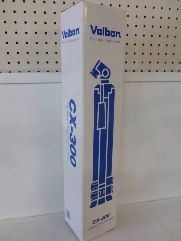 lot 185 image: Camera Tripod
