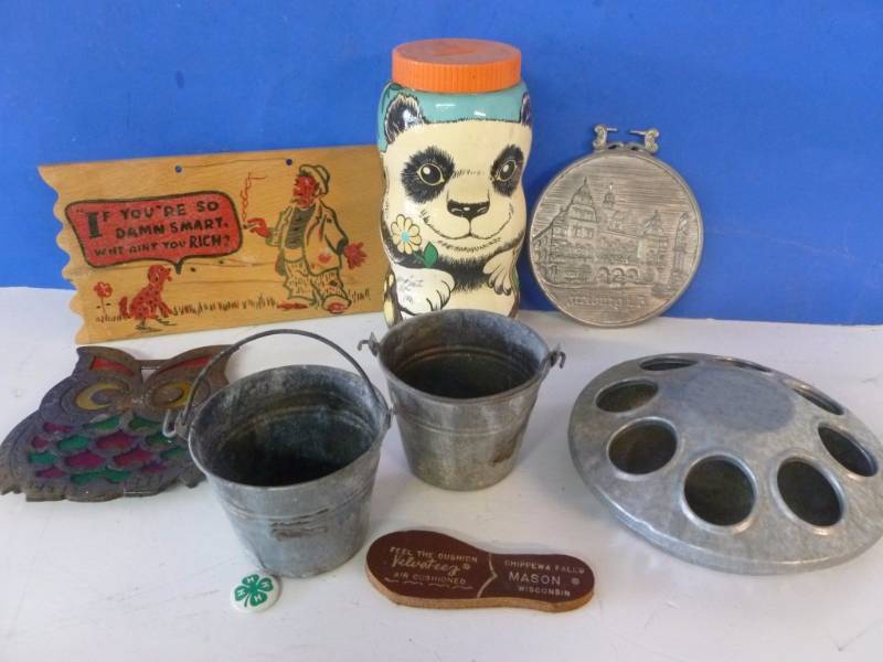 lot 188 image: Collectible