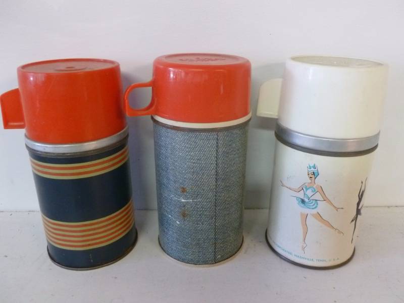 lot 191 image: Vintage Thermos Jugs