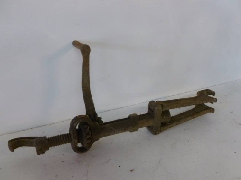 lot 225 image: Vintage Tool