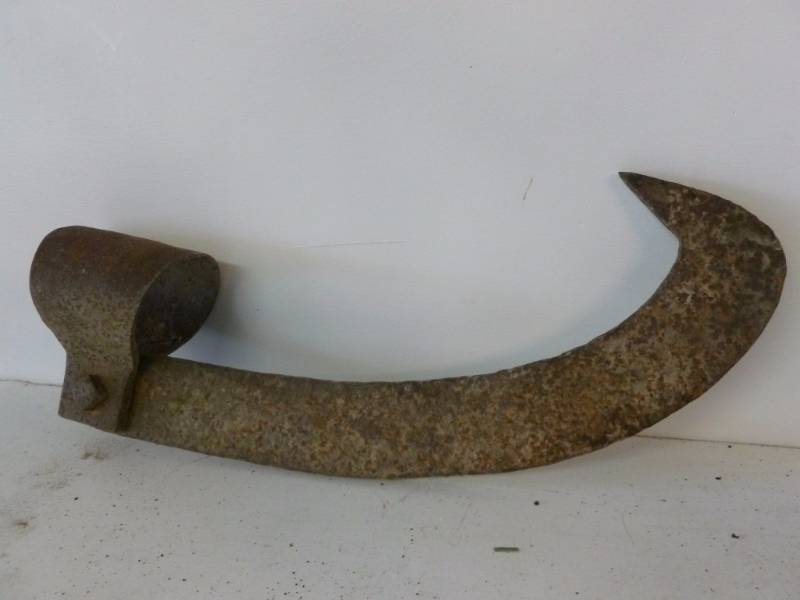 lot 226 image: Vintage Log Roller Hook