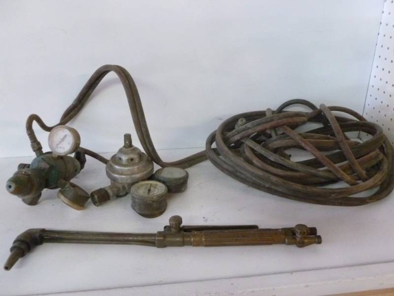 lot 228 image: Cutting Torch Set