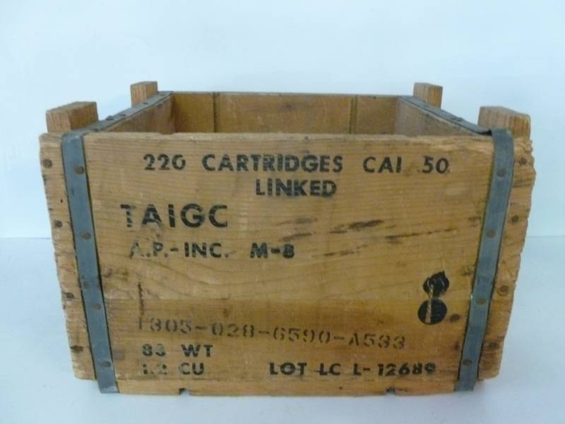 lot 246 image: Vintage Ammo Box