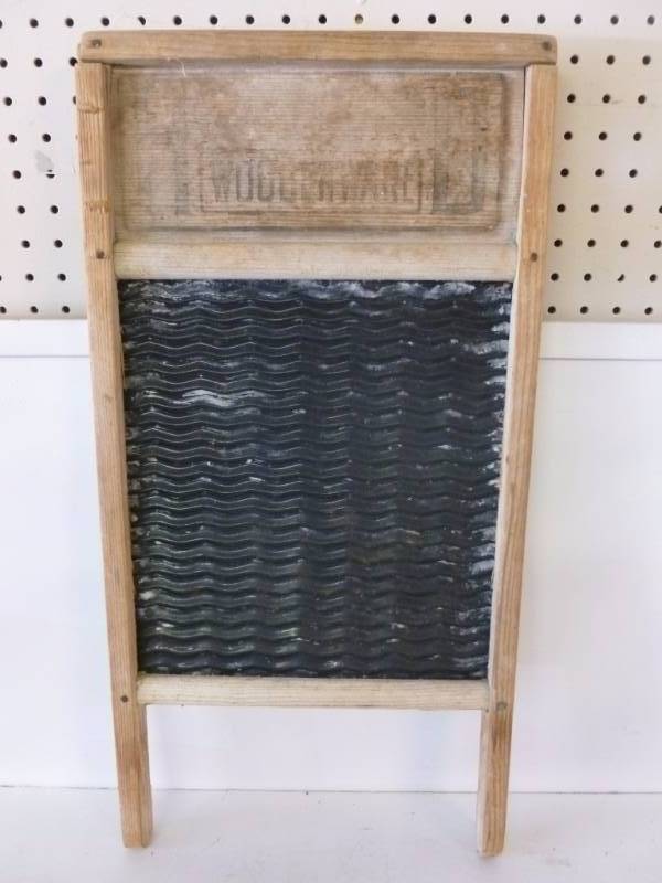 lot 249 image: Vintage Wash Board