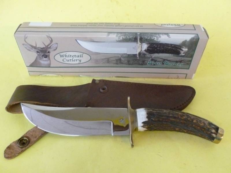 lot 256 image: Hunting Knife