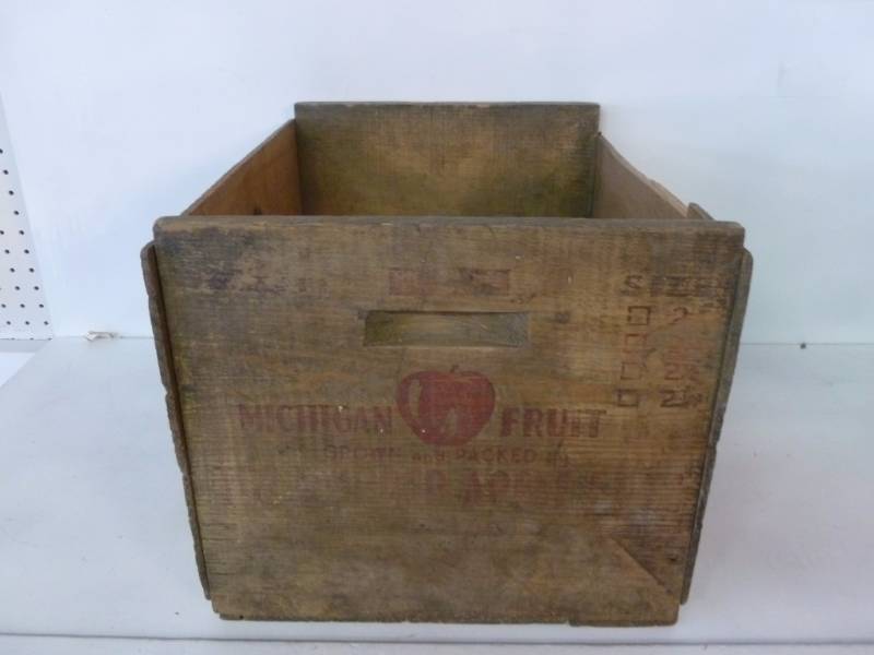 lot 296 image: Vintage Wooden Crate