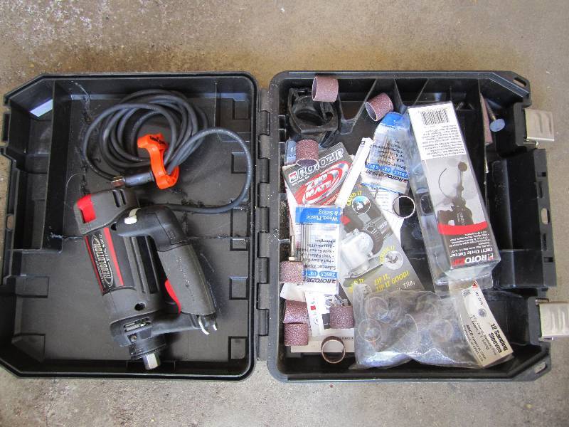 Roto Zip spiral saw with accessorie...