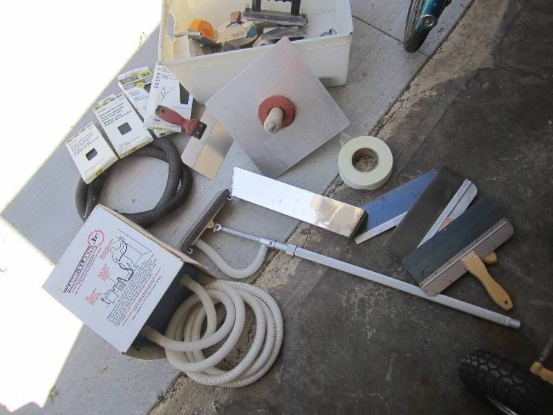 Complete drywall kit, includes dust...