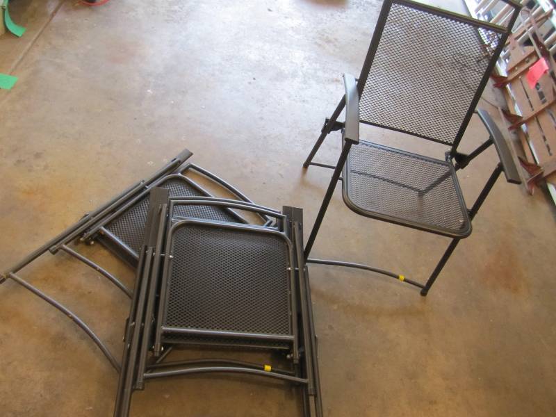 4 Sturdy all metal patio chairs, ni...