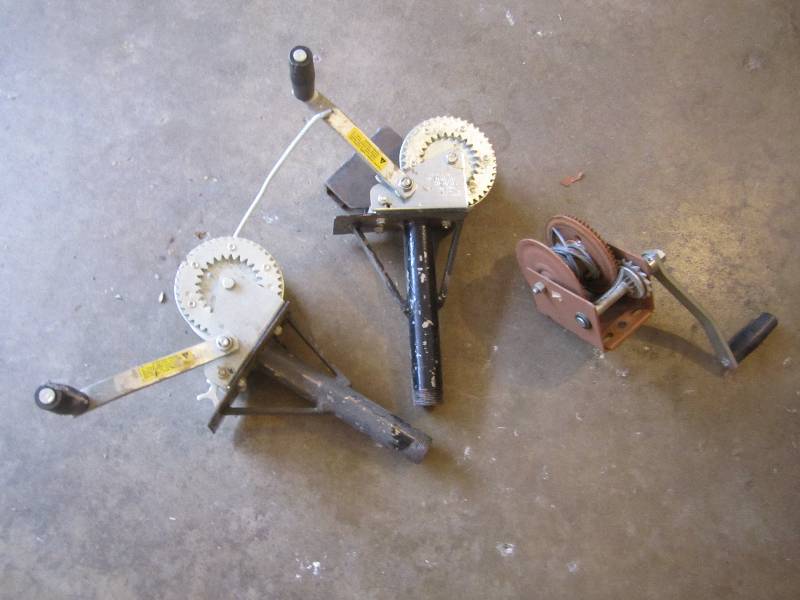 Lot of 3 winches...