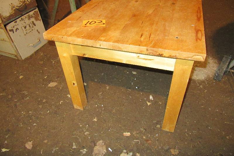 lot 103 image: Solid wood, pine side table.. 24in x 24in x 16in