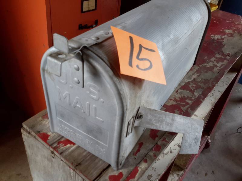 lot 15 image: Vintage mail box