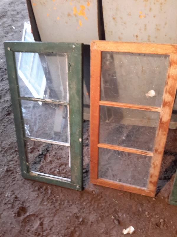 lot 74 image: 5 basement size window sashes