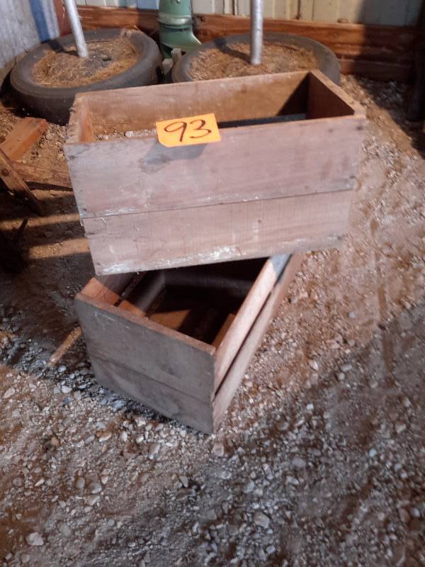 lot 93 image: 2 Vintage wood boxes