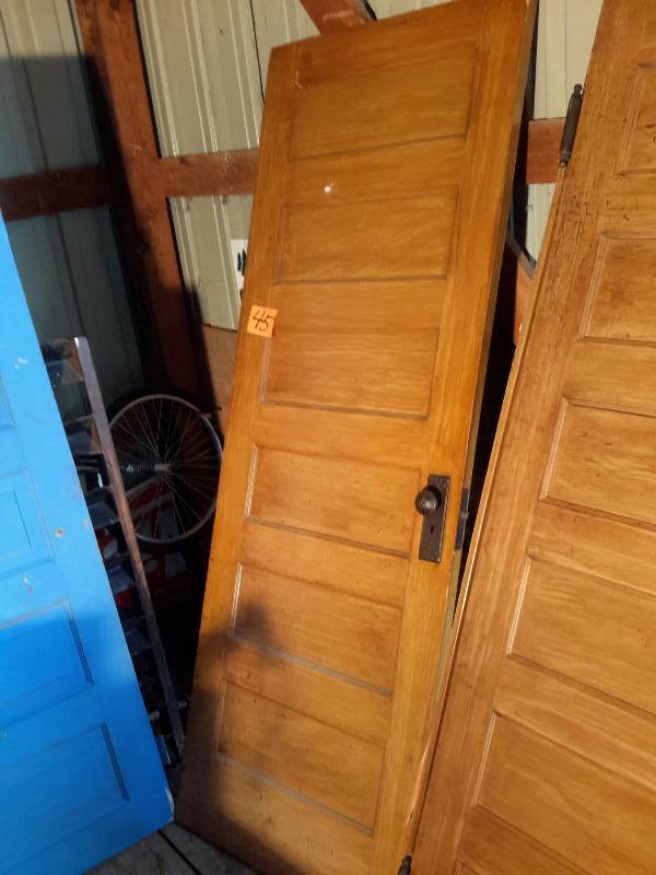 lot 45 image: 6 panel, Solid wood interior door