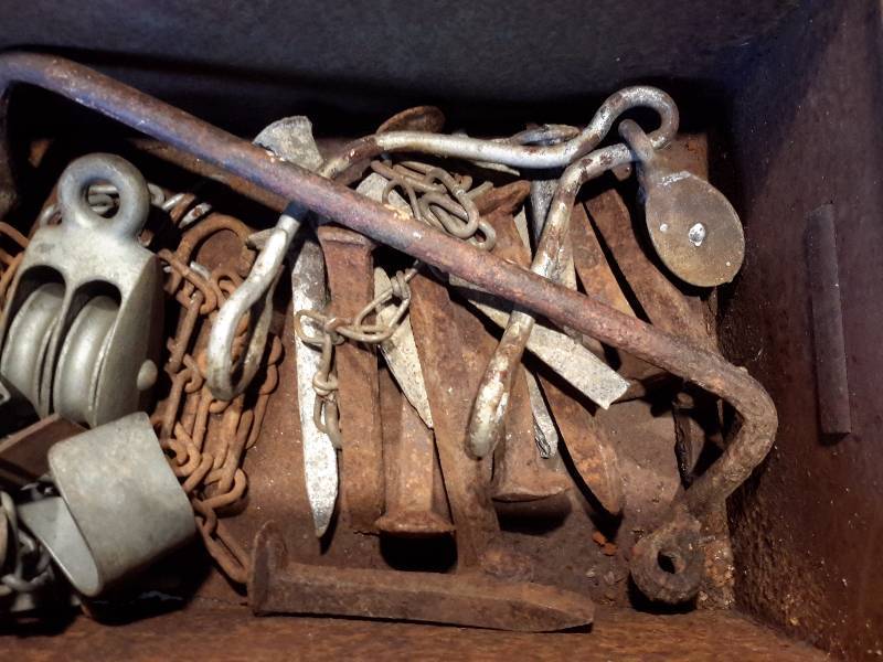 lot 51 image: Misc. Tools and hardware items as pictured