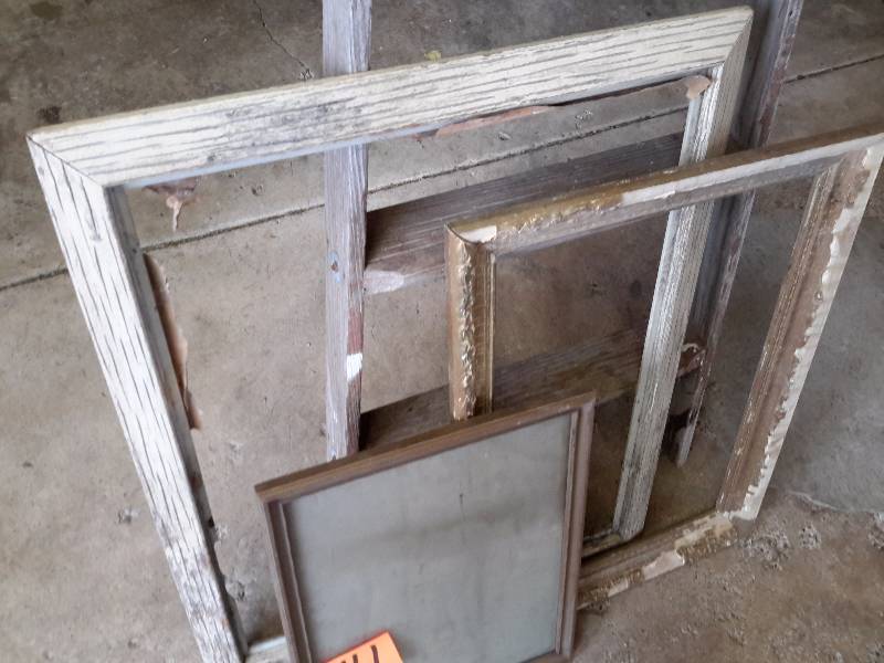 lot 111 image: 3 Vintage window sashes