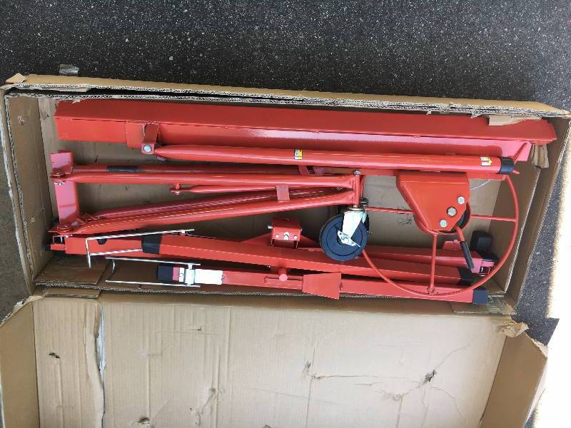 lot 4 image: NEW - Ironton_Sheetrock Lift