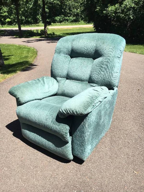 lot 6 image: Lazy Boy Recliner w Back Massager
