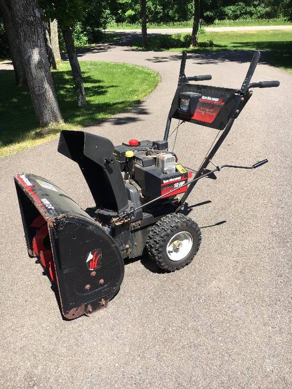 lot 7 image: Yard Machines 2 Stage Snowblower