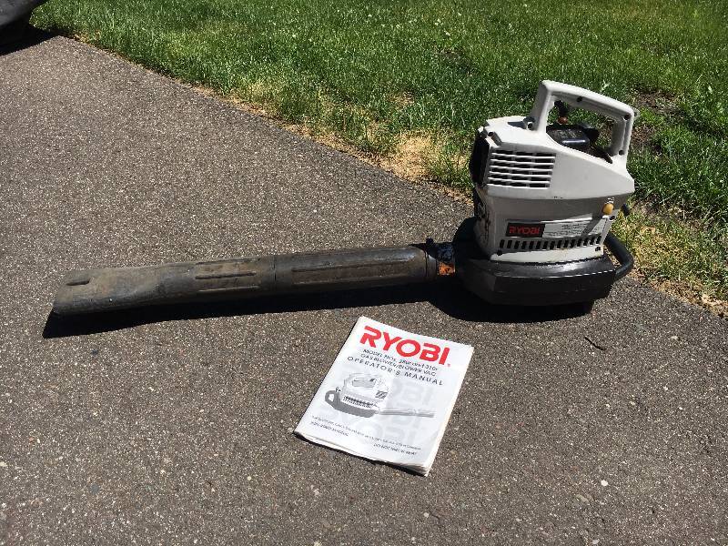 lot 8 image: Ryobi Leaf Blower