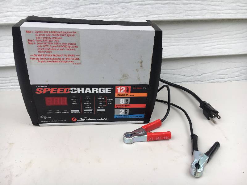 lot 19 image: Schumacher Battery Charger 12 amps
