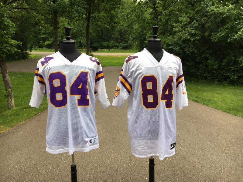 lot 34 image: 2 - Randy Moss Jerseys - Size Large