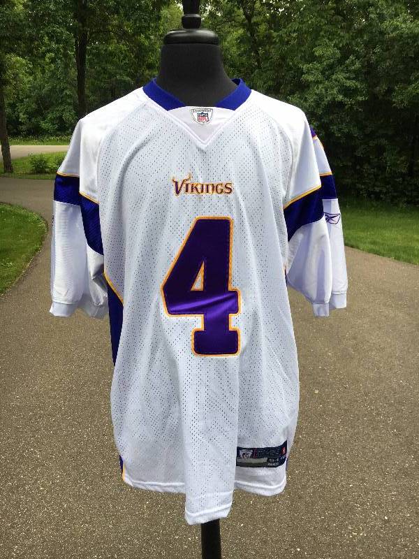 lot 35 image: Brett Farve Jersery - Size 54