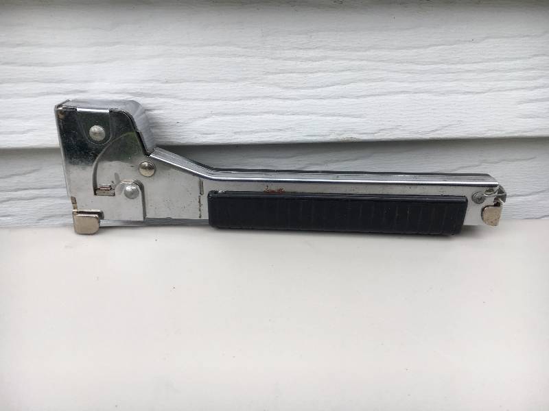 lot 46 image: Arrow Hand Stapler