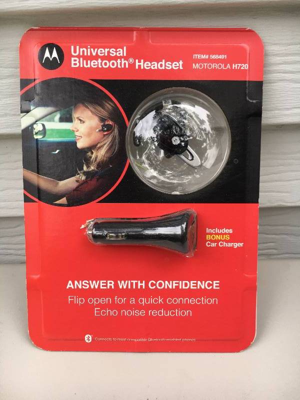 lot 48 image: Motorola H720 Universal Bluetooth Headset