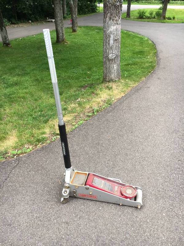 lot 63 image: Craftmen Heavy Duty Floor Jack